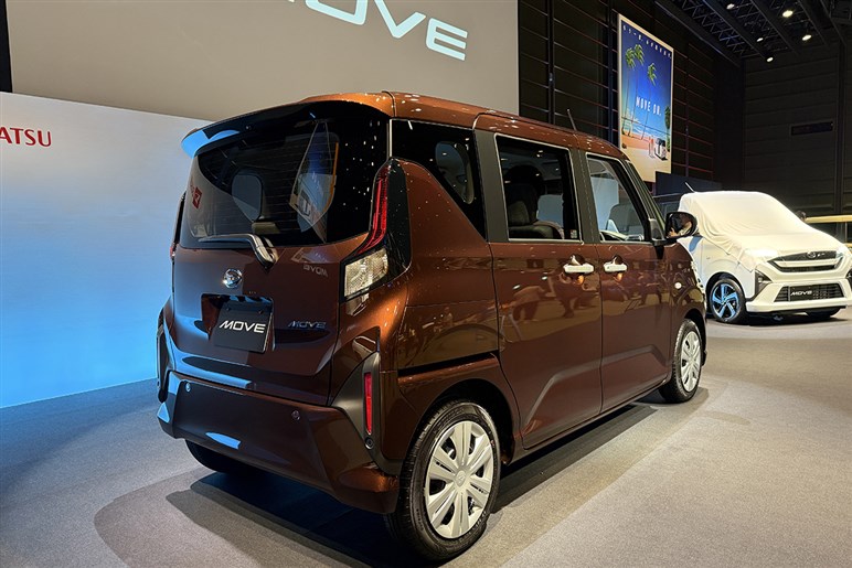 新型「ムーヴ」の売れ筋は150万円以下！ Xグレードの“割り切り”と装備の狙いを開発者に聞いてみた