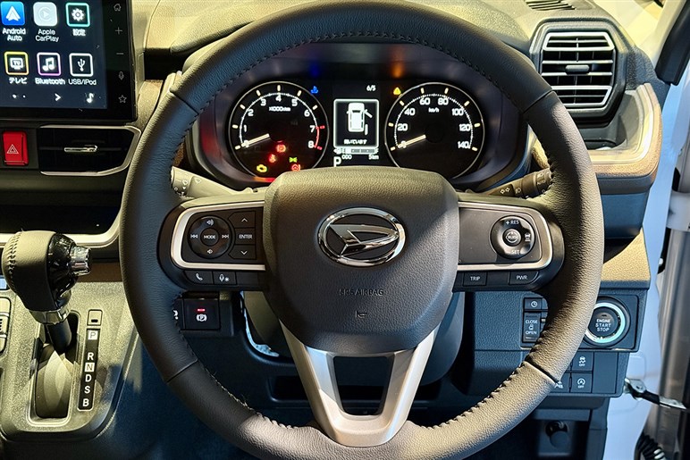 新型「ムーヴ」の売れ筋は150万円以下！ Xグレードの“割り切り”と装備の狙いを開発者に聞いてみた