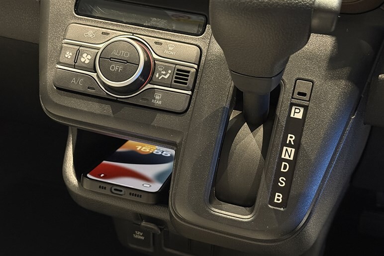 新型「ムーヴ」の売れ筋は150万円以下！ Xグレードの“割り切り”と装備の狙いを開発者に聞いてみた