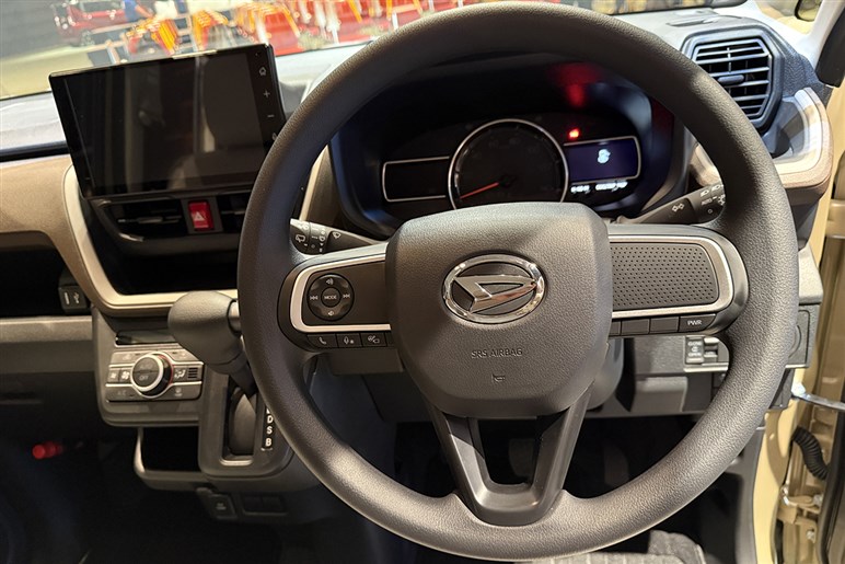 新型「ムーヴ」の売れ筋は150万円以下！ Xグレードの“割り切り”と装備の狙いを開発者に聞いてみた