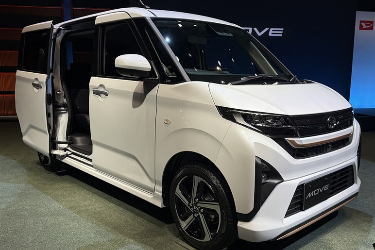新型「ムーヴ」の売れ筋は150万円以下！ Xグレードの“割り切り”と装備の狙いを開発者に聞いてみた