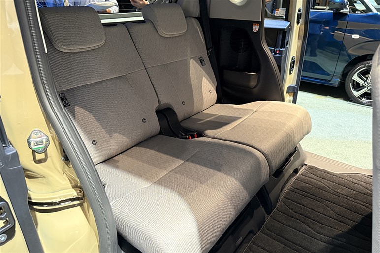 新型「ムーヴ」の売れ筋は150万円以下！ Xグレードの“割り切り”と装備の狙いを開発者に聞いてみた