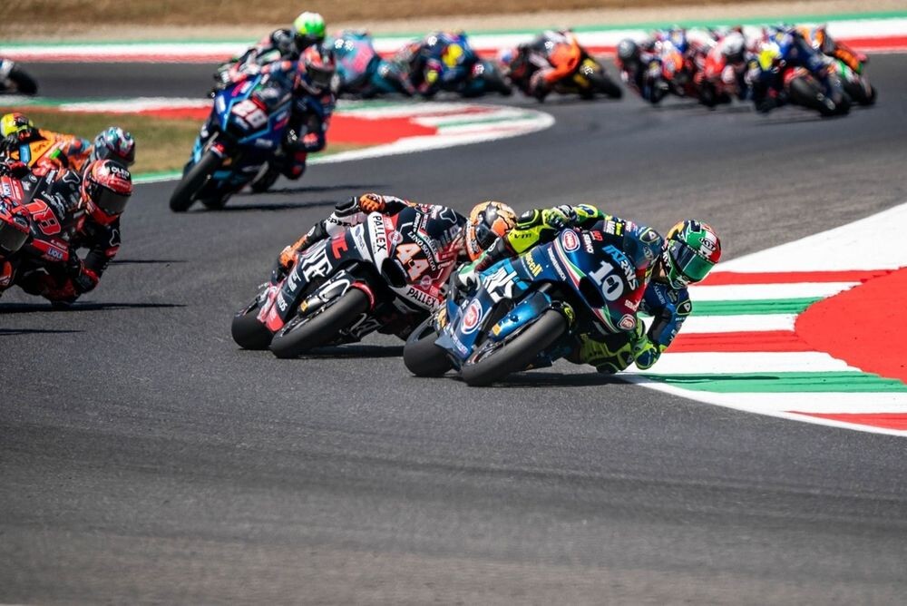 Moto2オランダ決勝｜ディオゴ・モレイラ、ブラジル人としてMoto2初優勝！　佐々木歩夢が15位ポイント獲得