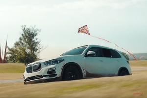 90秒動画　BMW X5新型　北米大陸を横断？