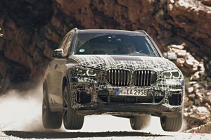 BMW X5新型　Mは4.4ℓV8か　自動運転、レベル2の可能性も