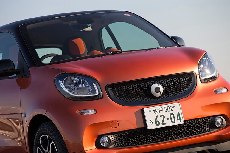 新型スマートフォーツー試乗。回転半径3.3m＆上質な走りと質感