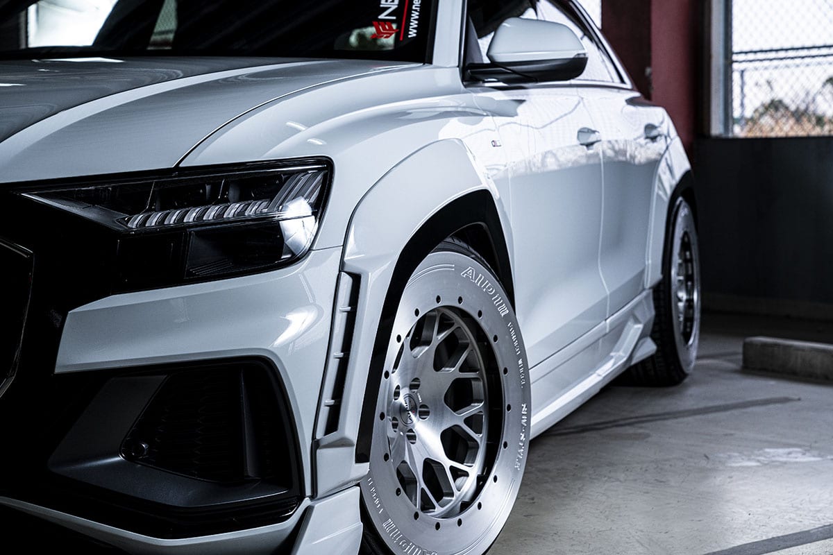 アウディq3 Q8 輸入車カスタム連載 04 高級感と厳つさのバランスがいい 狙い目の欧州suvをオバフェンとホイールで魅せる スタイルワゴン ドレスアップナビ の写真 5ページ目 自動車情報サイト 新車 中古車 Carview
