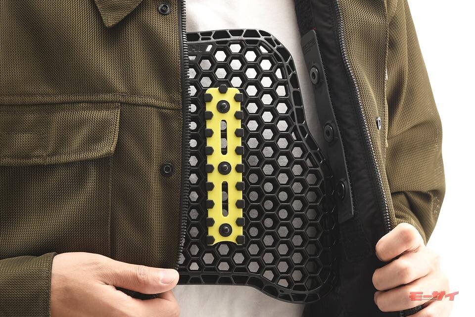 タイチ「ネックスエアー チェストプロテクター」発売！価格5940円で、抜群の通気性を誇る胸部プロテクターが登場