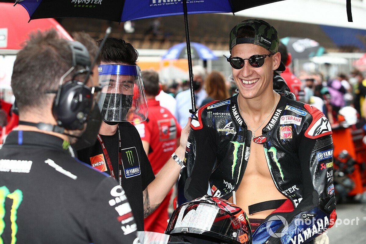 【MotoGP】ツナギ開いたまま走行のファビオ・クアルタラロ、“黒旗”処分で妥当だったと非認める