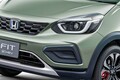 新車約177万円！ ホンダ新「フィット」発表！ 大人気「コンパクトカー」何が変わった？ タフ顔の「SUV仕様」に“デザイン変更”も実施！