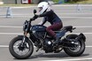 その佇まいは「さりげドゥカティ」?? 初めての輸入車、大型バイクにも最適な「スクランブラー・ナイトシフト」にアクティブバイク女子の指出瑞貴が挑戦!! イケメン度は星3つ!!