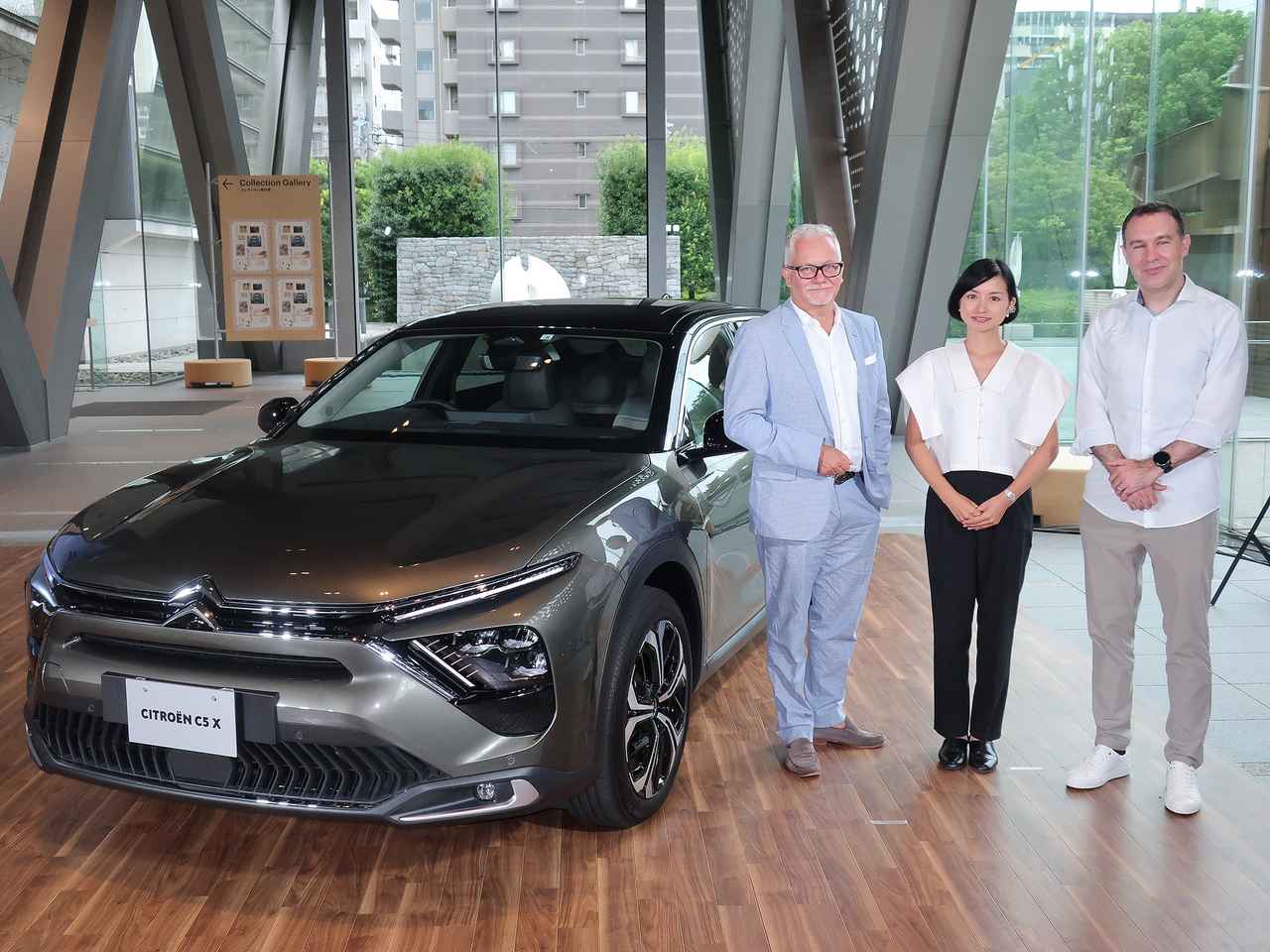 シトロエンのフラッグシップモデル C5 X が日本デビュー 妖艶ボディにphevもラインナップする新世代suvだ Webモーターマガジン 自動車情報サイト 新車 中古車 Carview