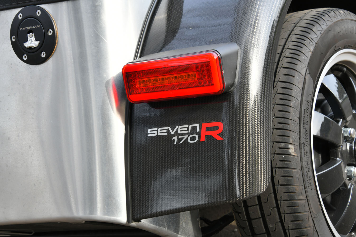 ケータハム「セブン170R」の走りは超刺激的！ 国産チューニングカー好きもビックリの本格派でした【AMWリレーインプレ】