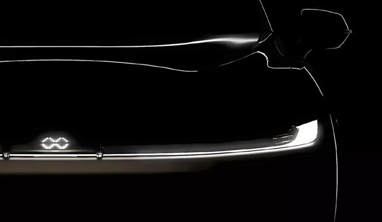 【自信満々】RAV4やモデルYに真っ向勝負宣言。米新興メーカーの新型「FX4」のティザーイメージ公開