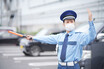 道路工事やショッピングモールの警備員の誘導に従ったらクルマで事故った！　これって誰の責任になる？
