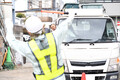 道路工事やショッピングモールの警備員の誘導に従ったらクルマで事故った！　これって誰の責任になる？