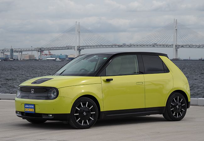 最新モデル試乗 新鮮な驚き 街なかベスト設計のホンダeはこだわり満載ev ホンダらしさはここにあり カー アンド ドライバー 自動車情報サイト 新車 中古車 Carview