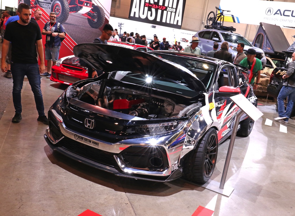 現行型シビックのfrドリフト仕様 現る 心臓部はk24改940馬力仕様 Sema Show19 Web Option 自動車情報サイト 新車 中古車 Carview
