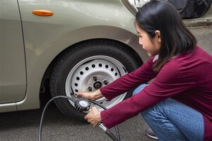 【高速道路でのトラブル1位】なぜ“タイヤのエアチェック”が大事なのか？　かつて起きた大規模リコールとその重要性とは