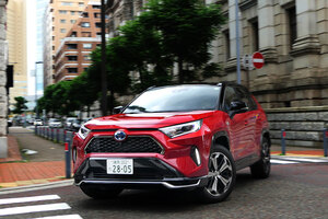 【プラグインの評価は？】トヨタRAV4 PHV試乗　ハイブリッド仕様との違い　充電/内装/荷室は？