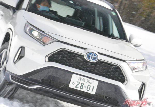 Cx 5 アウトランダーphev Rav4 Phv 300万円台でも雪道で安心 幸せなsuvたち ベストカーweb 自動車情報サイト 新車 中古車 Carview