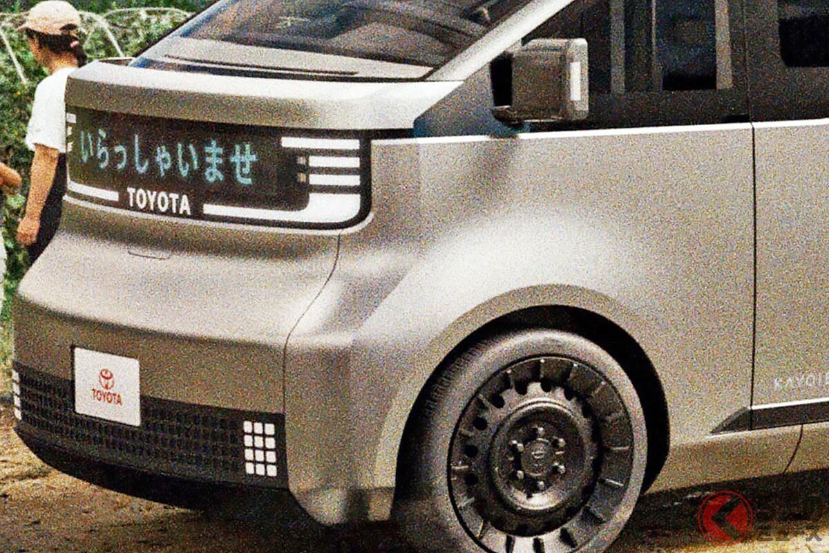 トヨタ新型「bB」復活!? 注目の「ワンボックス商用バン」“マイナーチェンジ”版がついに登場？ 市販化も期待大な「カヨイバコ“Ver.2”」JMS2025出展か