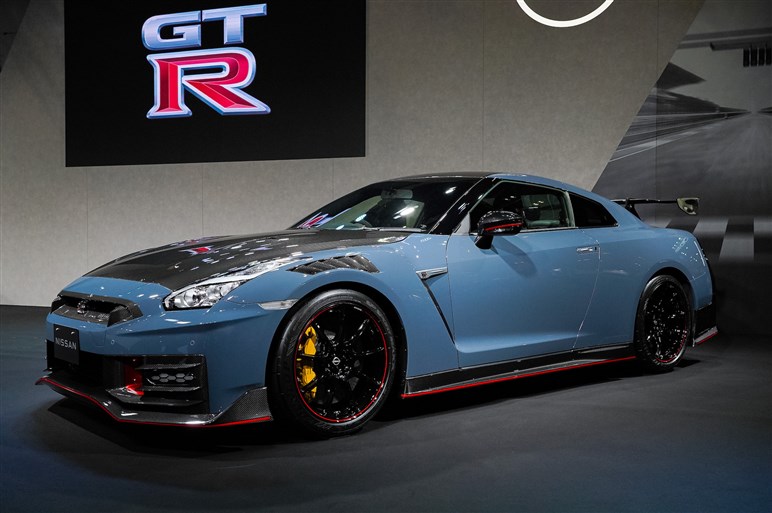 秘策はジェット機!? R34の面影も。生産終了が噂されたGT-R、24年モデル登場の舞台裏