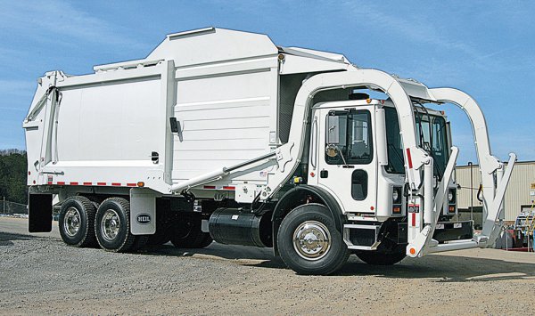 日本と大違い 無骨だけどカッコいいアメリカのゴミ収集車大集合 ベストカーweb 自動車情報サイト 新車 中古車 Carview