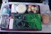 ご飯が沁みた！　日本へ向かうフライトの機内食に、心中ガッツポーズ