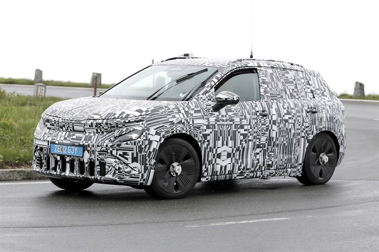 BMWを抜いて欧州3位へ？ 430万円以下の新型クロスオーバーEV「エピック」でシュコダのジャイアントキリングなるか