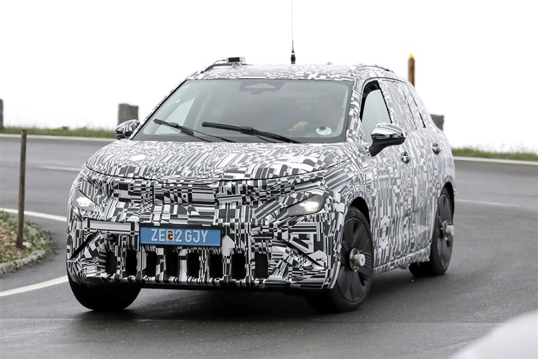 BMWを抜いて欧州3位へ？ 430万円以下の新型クロスオーバーEV「エピック」でシュコダのジャイアントキリングなるか