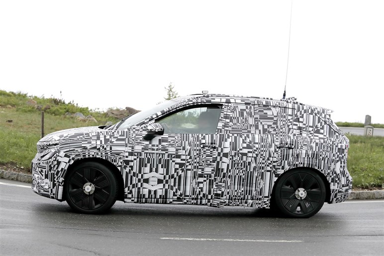 BMWを抜いて欧州3位へ？ 430万円以下の新型クロスオーバーEV「エピック」でシュコダのジャイアントキリングなるか