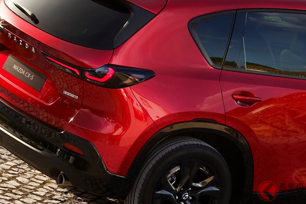 マツダ「新型CX-5」世界初公開に大反響！ 「新しい顔がカッコイイ」「内装の高級感ある」「“MAZDA”ロゴがお洒落」「ディーゼルも欲しい」の声も！ “25年末から発売”の「クロスオーバーSUV」欧州に登場！