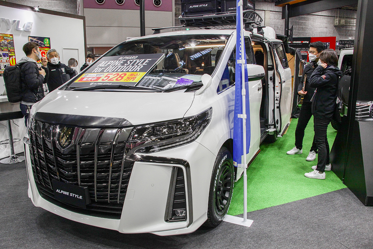 テントメーカーと共同製作 車中泊仕様 アルファードalphard For Outdoor の中身 大阪オートメッセ22 Auto Messe Web 自動車情報サイト 新車 中古車 Carview