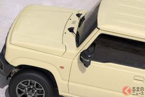スズキ新「“4WD”本格SUV」まもなく発売に大反響！ 「ちいさなカクカクボディ」の“装備充実”仕様に「街乗りも快適そう」の声も！ “5速MT”モデルあり！ 安全性・利便性進化の「ジムニー」最高級モデルに熱視線！