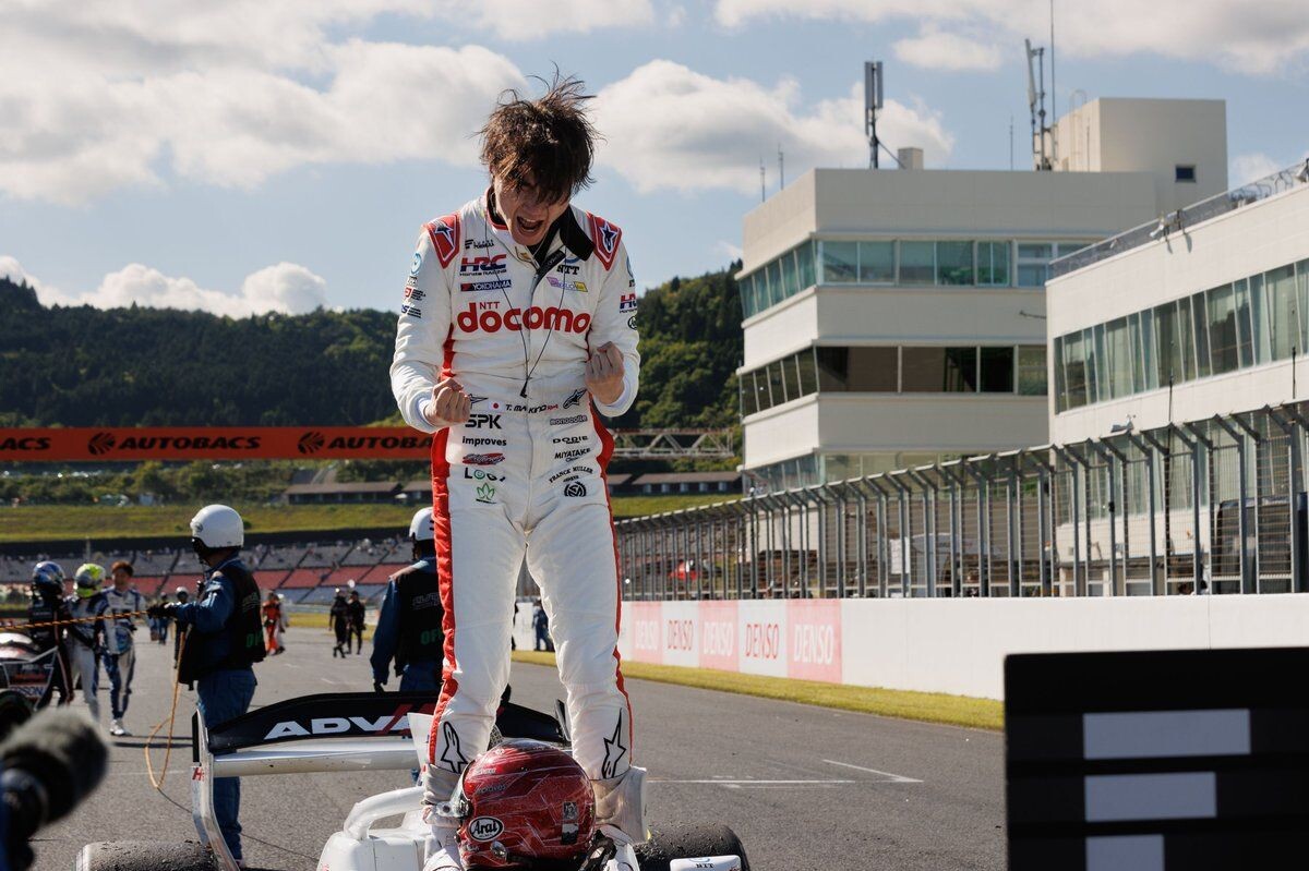 牧野任祐が泣いた！　吠えた！　シリーズ初優勝で6年目の悲願成就。PP岩佐歩夢はスタートでポジション落とし2位｜スーパーフォーミュラ第2戦