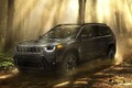 ジープ『チェロキー』新型、初のハイブリッド設定へ