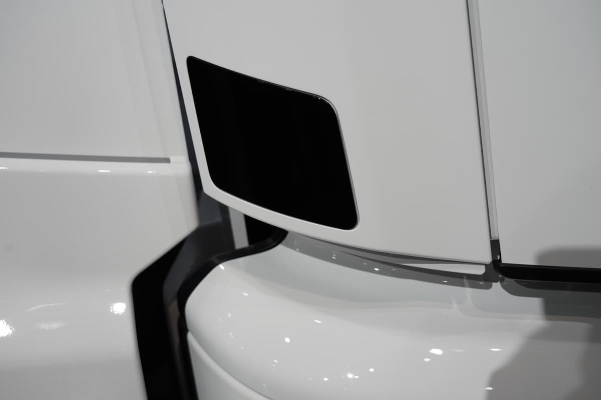 Isuzuのフラッグシップトラック Giga 安全性とドライバーの快適性を徹底追求 Auto Messe Web 自動車情報サイト 新車 中古 車 Carview