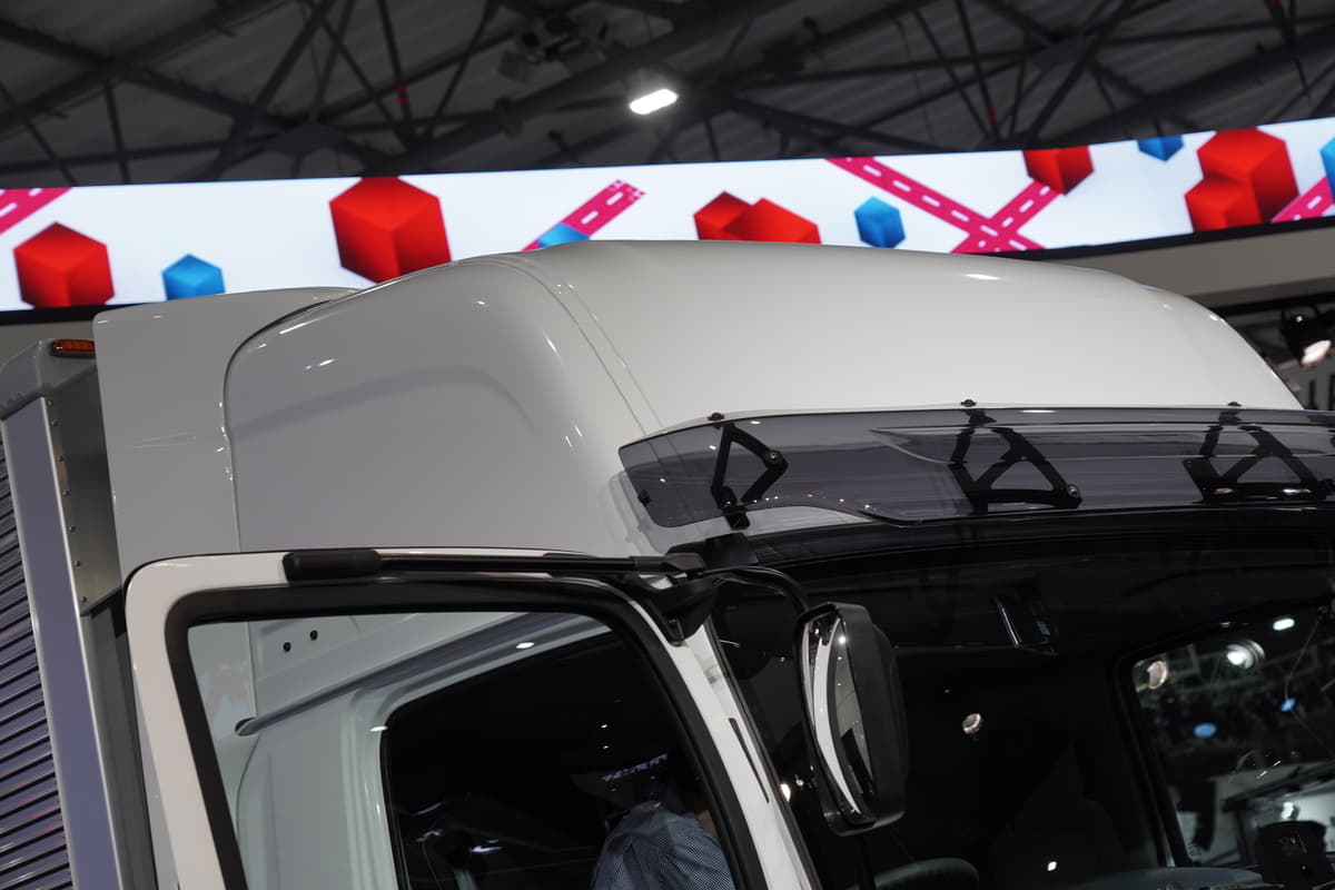 Isuzuのフラッグシップトラック Giga 安全性とドライバーの快適性を徹底追求 Auto Messe Web 自動車情報サイト 新車 中古 車 Carview