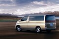 【元祖高級ミニバン】日産エルグランド一部改良！ アラウンドビューモニターなど標準装備に