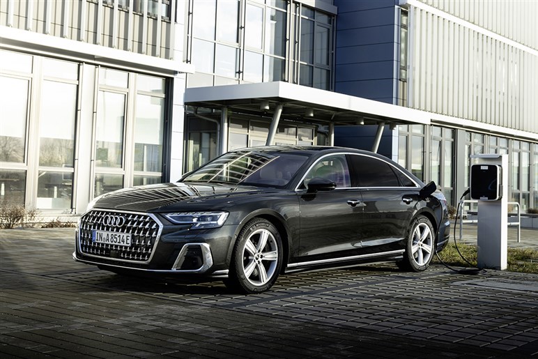 アウディの最高級車 A8 と S8 がマイチェン 業界が注目する レベル3 自動運転が今回も見送られた理由とは Carview 自動車情報サイト 新車 中古車 Carview