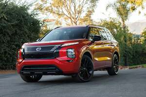 日産から新型SUV「ローグ プラグインハイブリッド」が登場！ 三菱アウトランダーPHEVのOEMで2026年初頭に米国導入【新車ニュース】