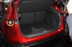 マツダの新世代モデル第2弾はCX-30。大人4人がゆったり座れるCX-3とCX-5の中間サイズ