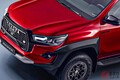 トヨタ新型「ハイラックス“最上級仕様”」登場！ “ゴツワイド”ボディにTOYOTAロゴがカッコいい！ 超スゴい独GRスポーツ「2」への反響は