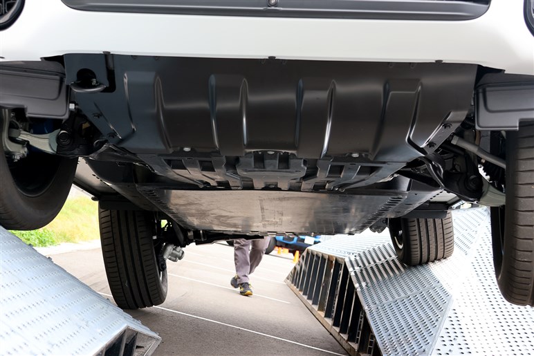 【その場でクルクル回る】巨体なのに小回り抜群!?　メルセデス・ベンツ G 580 ウィズ EQ テクノロジー発売