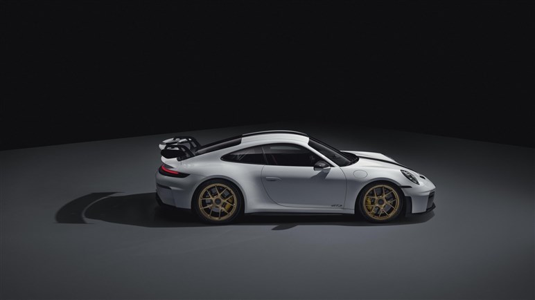 ポルシェ新型「911GT3」初公開！ 4L“ピュア”ボクサーは510PS、「ツーリング」同時発表。2814万円