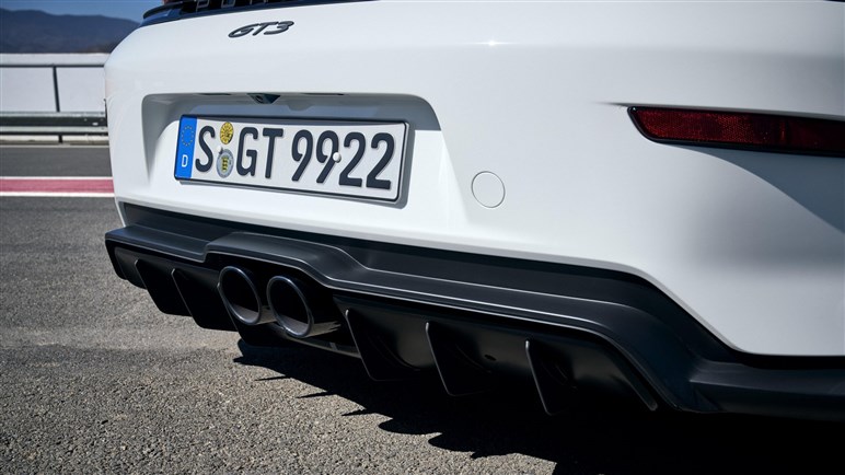 ポルシェ新型「911GT3」初公開！ 4L“ピュア”ボクサーは510PS、「ツーリング」同時発表。2814万円