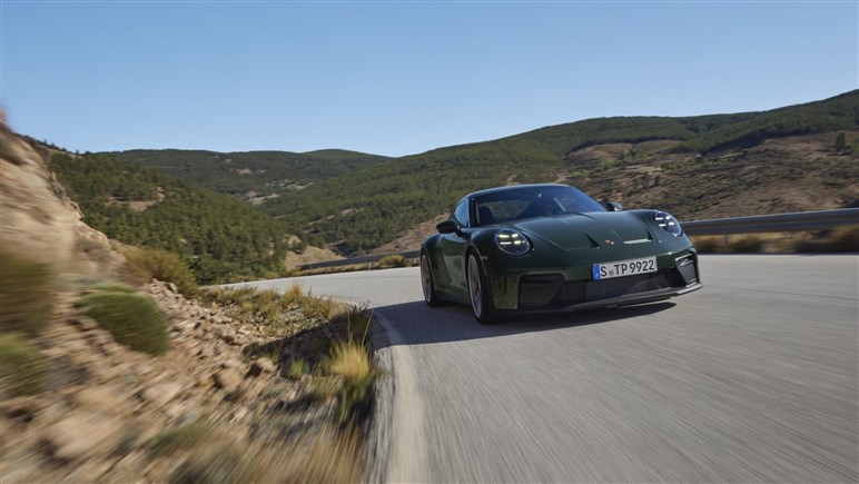 ポルシェ新型「911GT3」初公開！ 4L“ピュア”ボクサーは510PS、「ツーリング」同時発表。2814万円