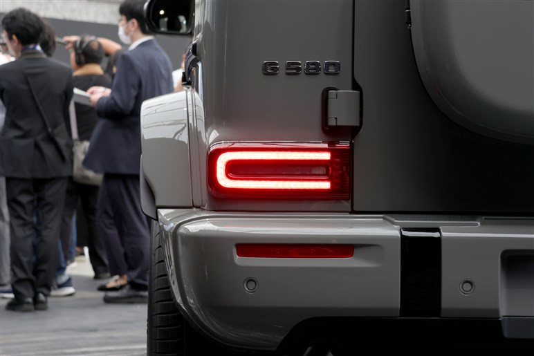 【その場でクルクル回る】巨体なのに小回り抜群!?　メルセデス・ベンツ G 580 ウィズ EQ テクノロジー発売