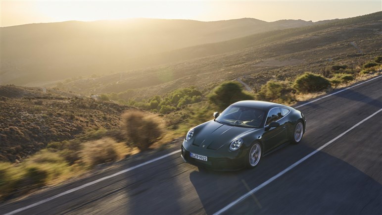ポルシェ新型「911GT3」初公開！ 4L“ピュア”ボクサーは510PS、「ツーリング」同時発表。2814万円